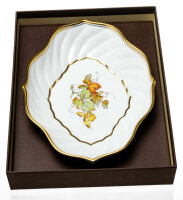 wine dish with special wine leave painture. Meissen New Cutout form 54168 1st Choice 2016/17 (24,5cm)