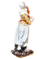 figurine farmer woman playing guitar. Meissen designed by Johann Joachim K&auml;ndler traditional costume figurines 1st Choice form 1248 1850-1924 hight:17,5cm