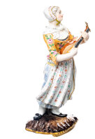 Figur B&auml;uerin mit Mandoline Meissen von Johann Joachim K&auml;ndler Trachtenfiguren 1. Wahl Modell 1248 1850-1924 H&ouml;he:17,5cm