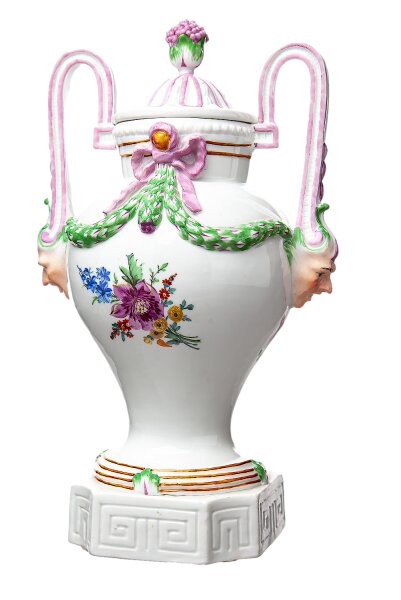 vase with lid and mascerons Meissen 1st Choice 1763-1774 (25cm)