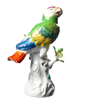figurine parrot looking on right side Meissen designed by Johann Carl Sch&ouml;nheit Animals 1st Choice form 77298 1981 hight:16cm