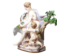 figurine Leda with swan Meissen designed by Johann Joachim K&auml;ndler mythological figurines 1st Choice form 433 1850-1924 hight:18cm