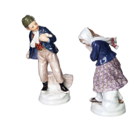 figurine Boy and girl playing snow ball Meissen designed by Alfred K&ouml;nig children figurines 1st Choice form W 131 + W 132 1905/1910 hight:13cm